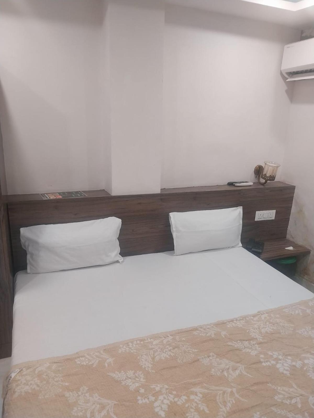 אמריצר Hotel Rovers Inn חדר תמונה